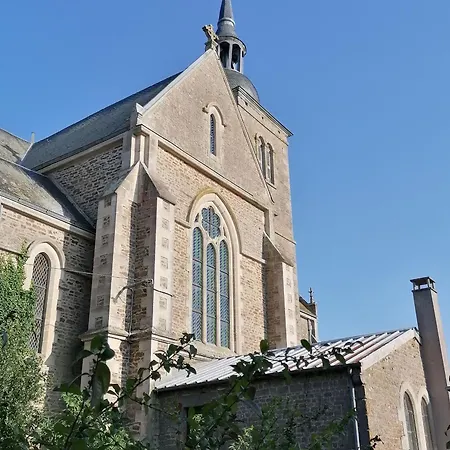 Evasion Authentique: Chambre De Charme Au Presbytere, - Fr-1-600-231 Bed and Breakfast 3*